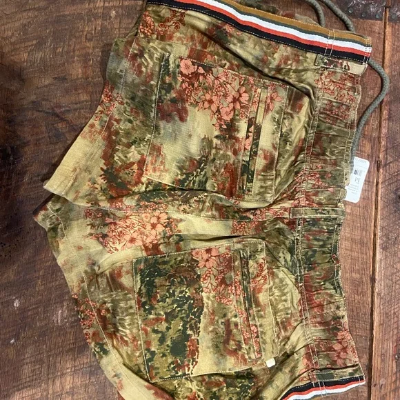 Free people shorts - Picture 2 of 2